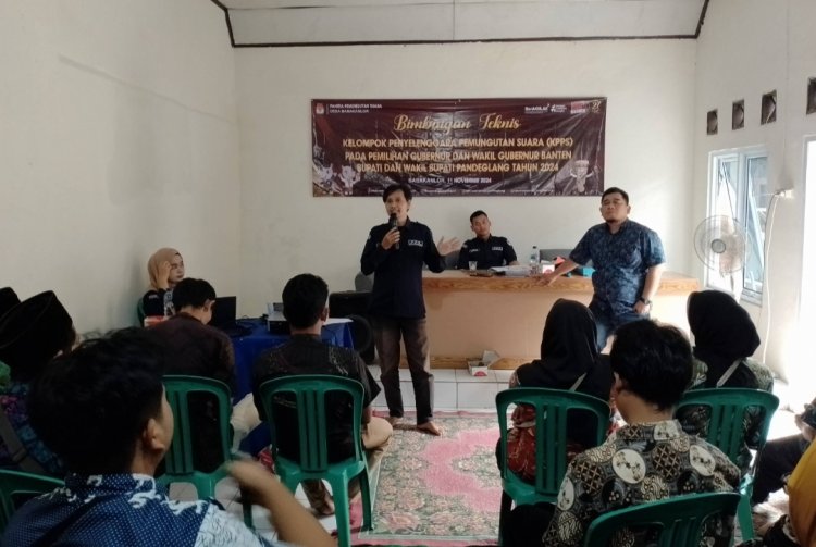 PPS Babakanlor Kecamatan Cikedal Selenggarakan Bimtek KPPS Untuk Pilkada Serentak 2024