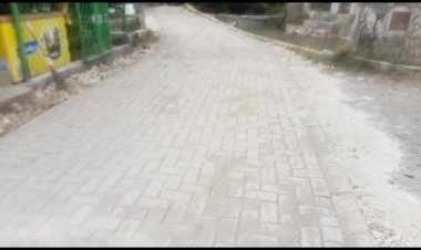 Pekerjaan Pemasangan Paving Block, DD Tahap 1 2025 Desa Curugbarang Cipeucang, Diduga Asal Jadi & Tanpa Ada Papan Informasi