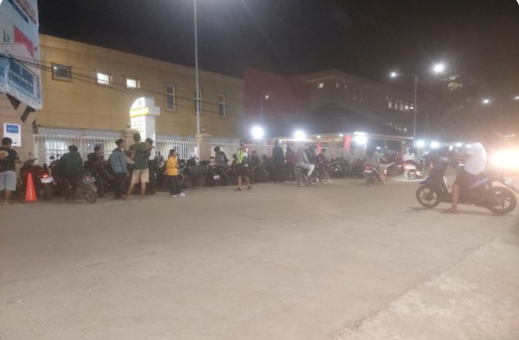 PEMKAB Pandeglang Demi Tingkatkan PAD Berani Langgar Aturan, Bahu Jalan Nasional Diduga Dilegalkan Dijadikan Lahan Parkir