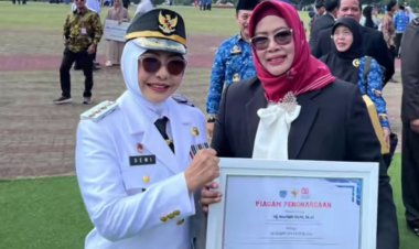 Dirgahayu Republik Indonesia Ke 80 Tahun 2025, Hj. Noriah, S.Km., M.Si, ASDA 2 Ekbang Pandelang-Banten