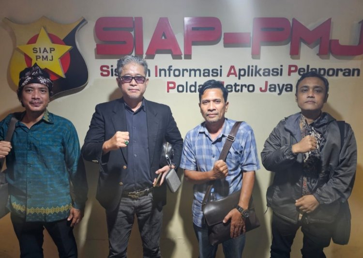 ‎Didamapingi Penasehat Hukum, Orang Tua Korban Dugaan Gantung Diri Datangi Polda Metro Jaya