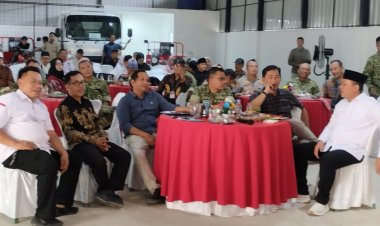 Bersama Unsur Forkopimda Pandeglang Uhadi, SH, Sekjen APDESI Merah Putih, Hadiri Vidcon Peresmian 1.061 KDKMP Oleh Presiden Prabowo, di Desa Kartasana Pagelaran
