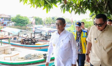Respons Keluhan Warga, Gubernur Andra Soni Awasi Langsung Normalisasi Sungai Cibanten
