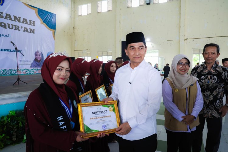 Hadiri Wisuda Santri Shohibul Barokah, Dimyati: Lulusan Pesantren Harus Hebat